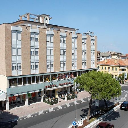 Appartamento Каорле Экстерьер фото