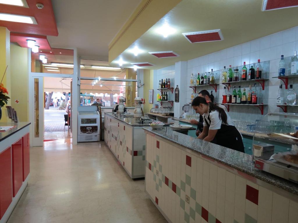 Appartamento Каорле Экстерьер фото