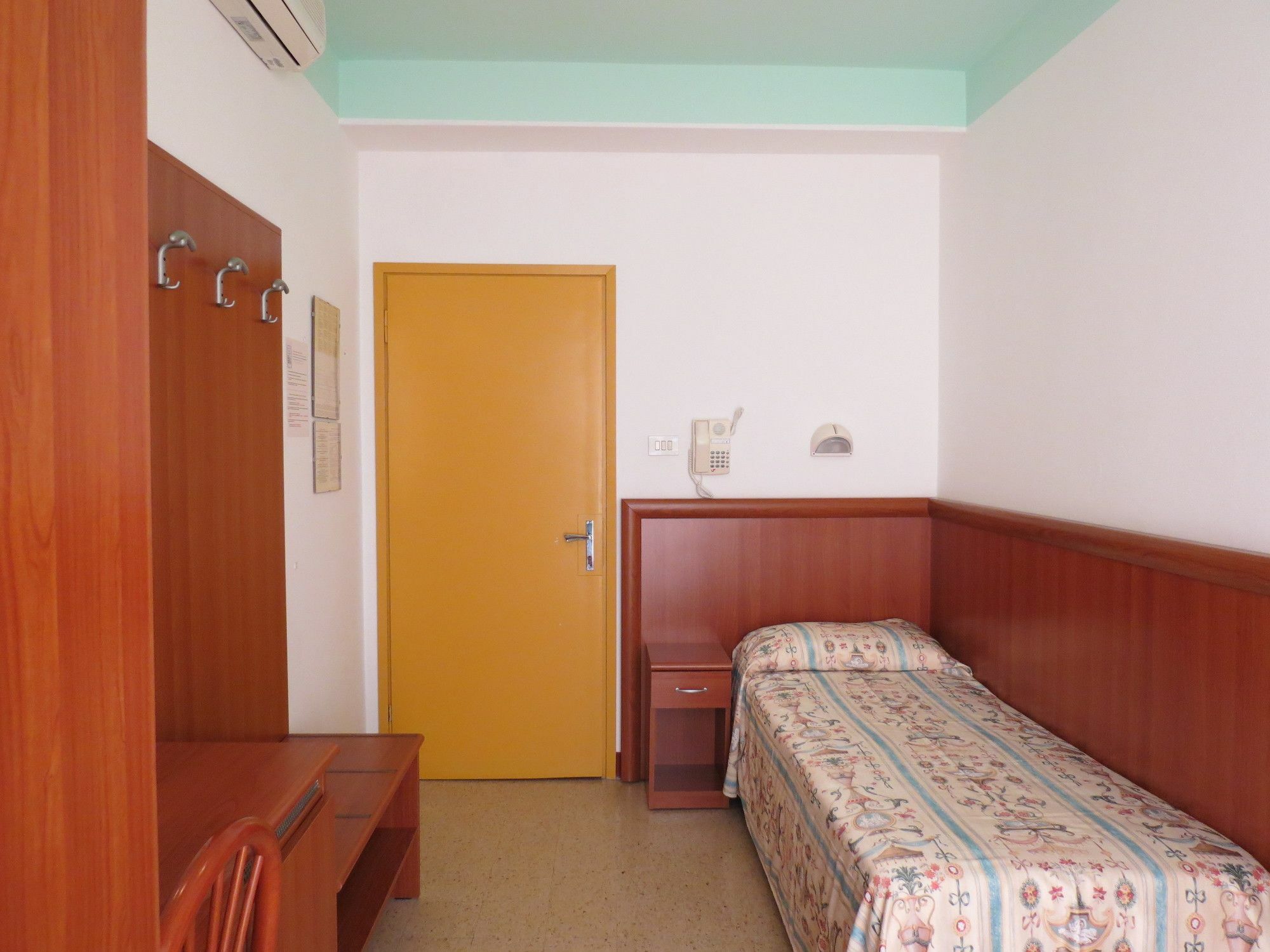 Appartamento Каорле Экстерьер фото