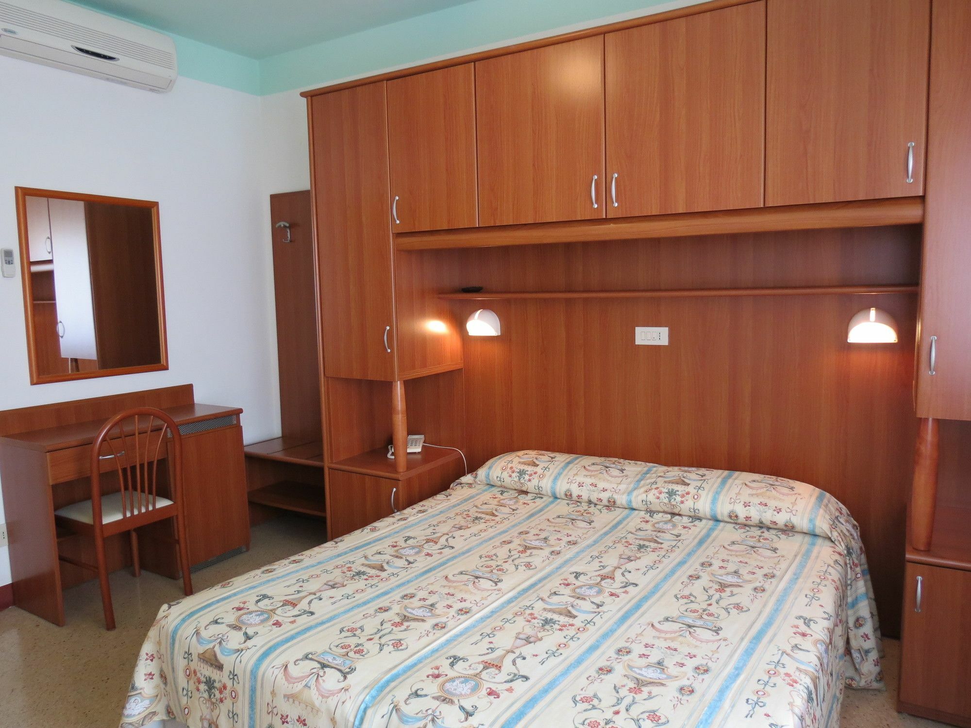 Appartamento Каорле Экстерьер фото